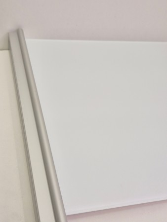 Hvit glass med aluminium smal profil 360-420cm 4 dører (pris pr dør)