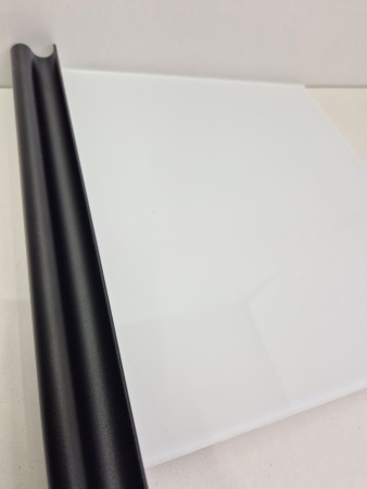 Hvit glass med sort tykk profil 210-251cm (pris pr dør)