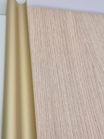 Lys eik med bronse tykk profil 125-150cm (pris pr dør)