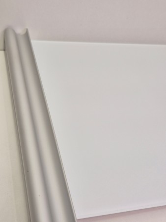 Hvit glass med aluminium tykk profil 300-360cm 4 dører (pris pr dør)