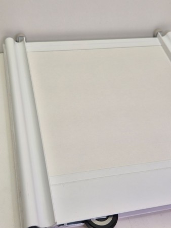 Hvit plate med hvit tykk profil 420-490cm 4 dører (pris pr dør)