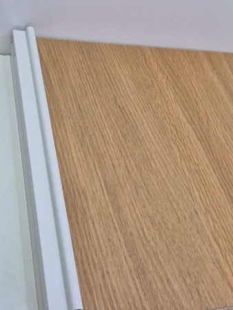 Eik med hvit smal profil 315-370cm 3 dører (pris pr dør)