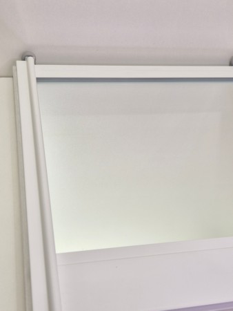 Klart speil med hvit smal profil 180-220cm 3 dører (pris pr dør)