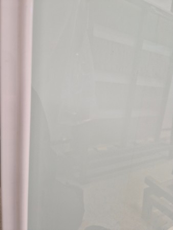 Grønt glass med hvit smal profil 315-370cm 3 dører (pris pr dør)