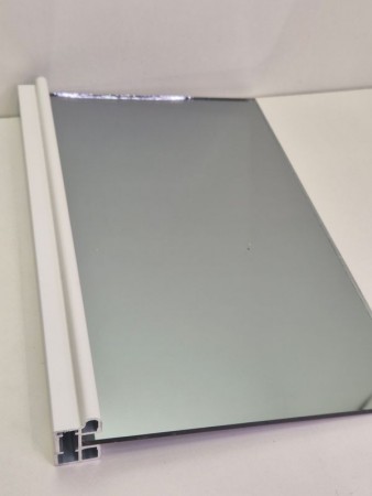 Sotet speil med hvit smal profil 300-360cm 4 dører (pris pr dør)