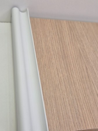 Lys eik med hvit tykk profil 220-270cm 3 dører (pris pr dør) 