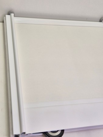 Hvit plate med hvit smal profil 150-180cm (pris pr dør)