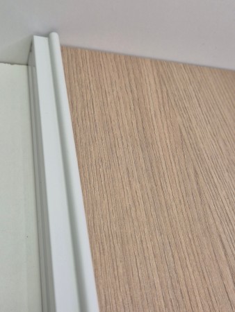 Lys eik med hvit smal profil 180-210cm (pris pr dør)
