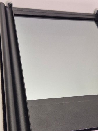 Sotet speil med sort tykk profil 240-300cm 4 dører (pris pr dør)